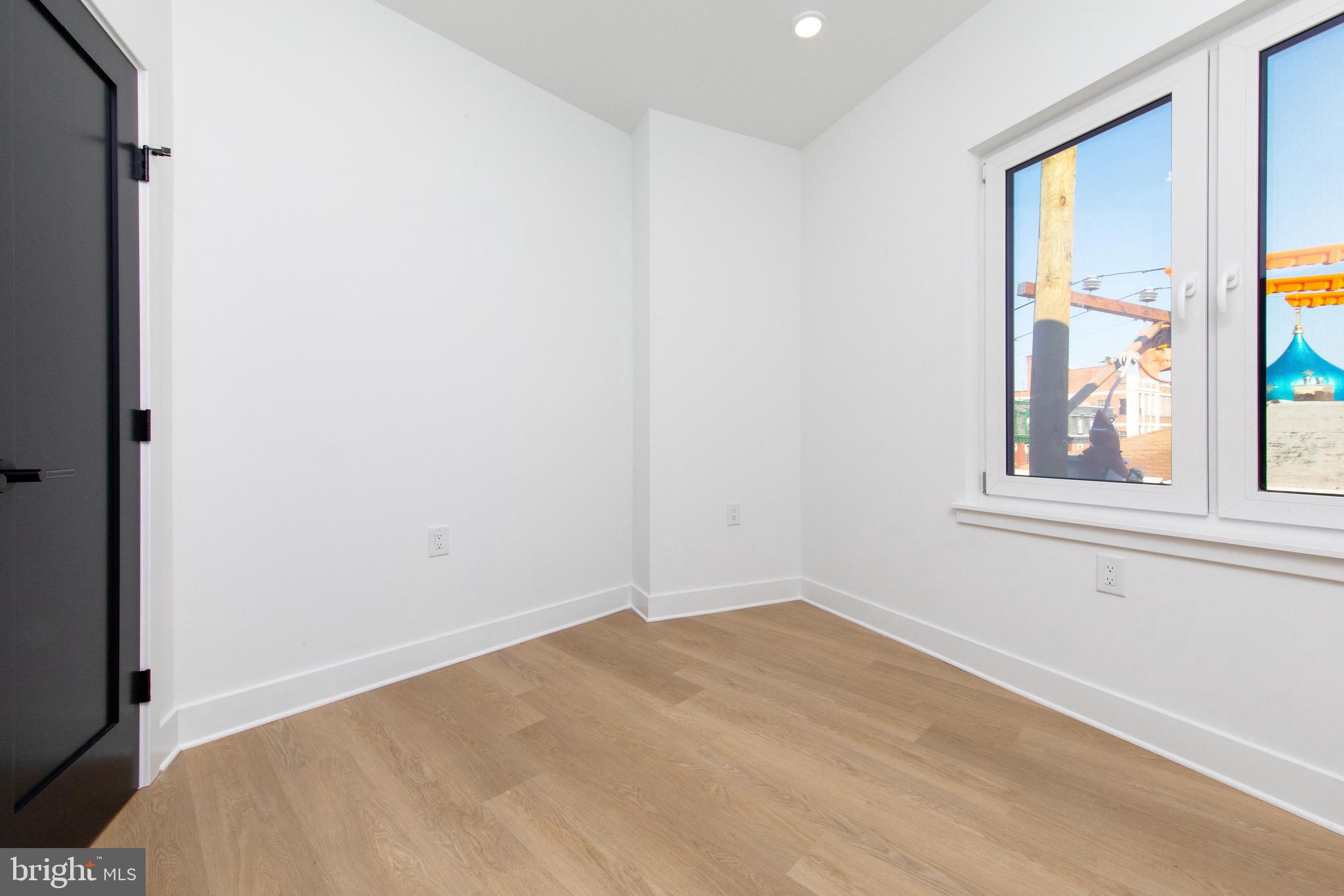 633-35 N 5TH ST #301