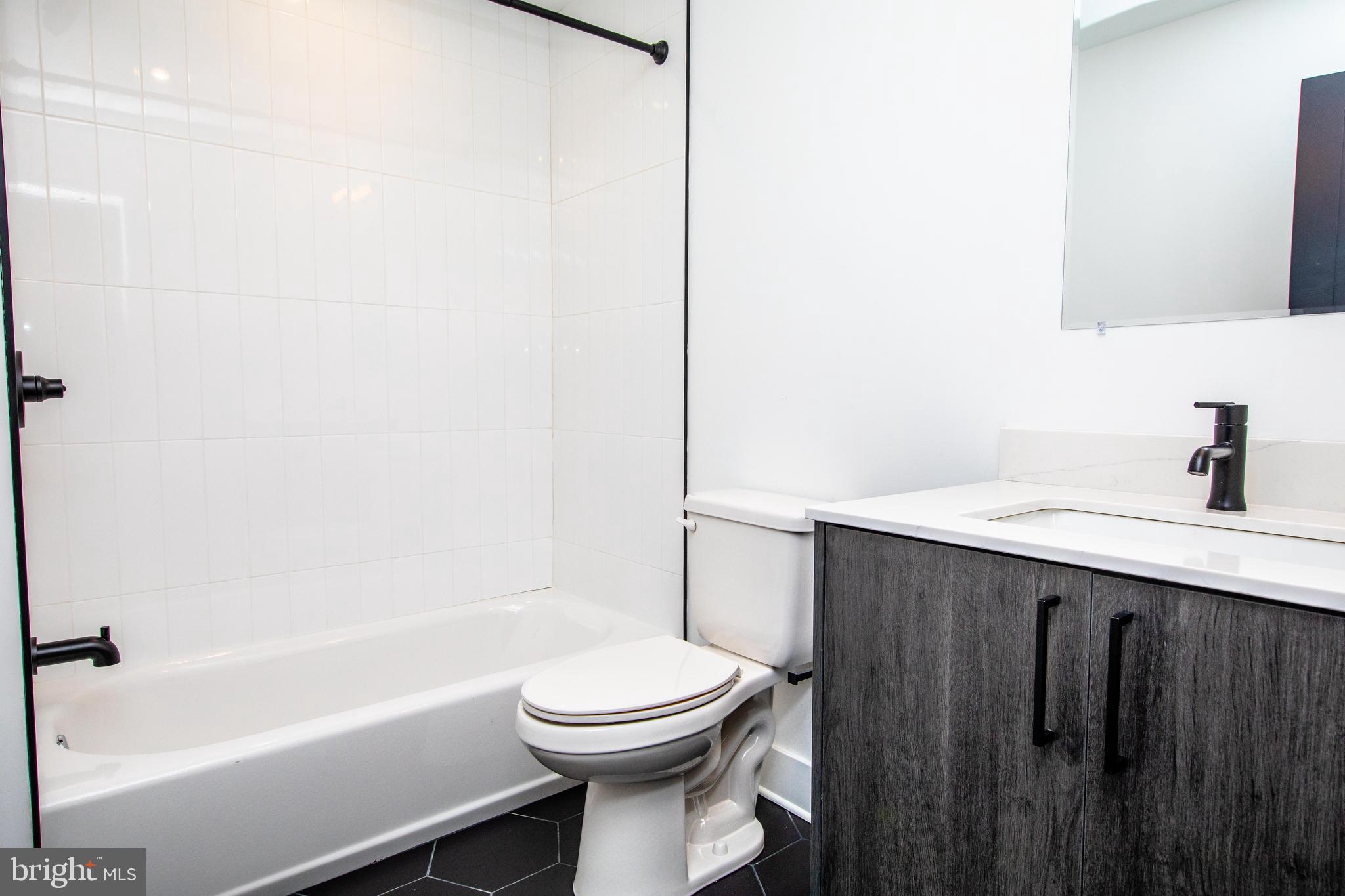 633-35 N 5TH ST #301