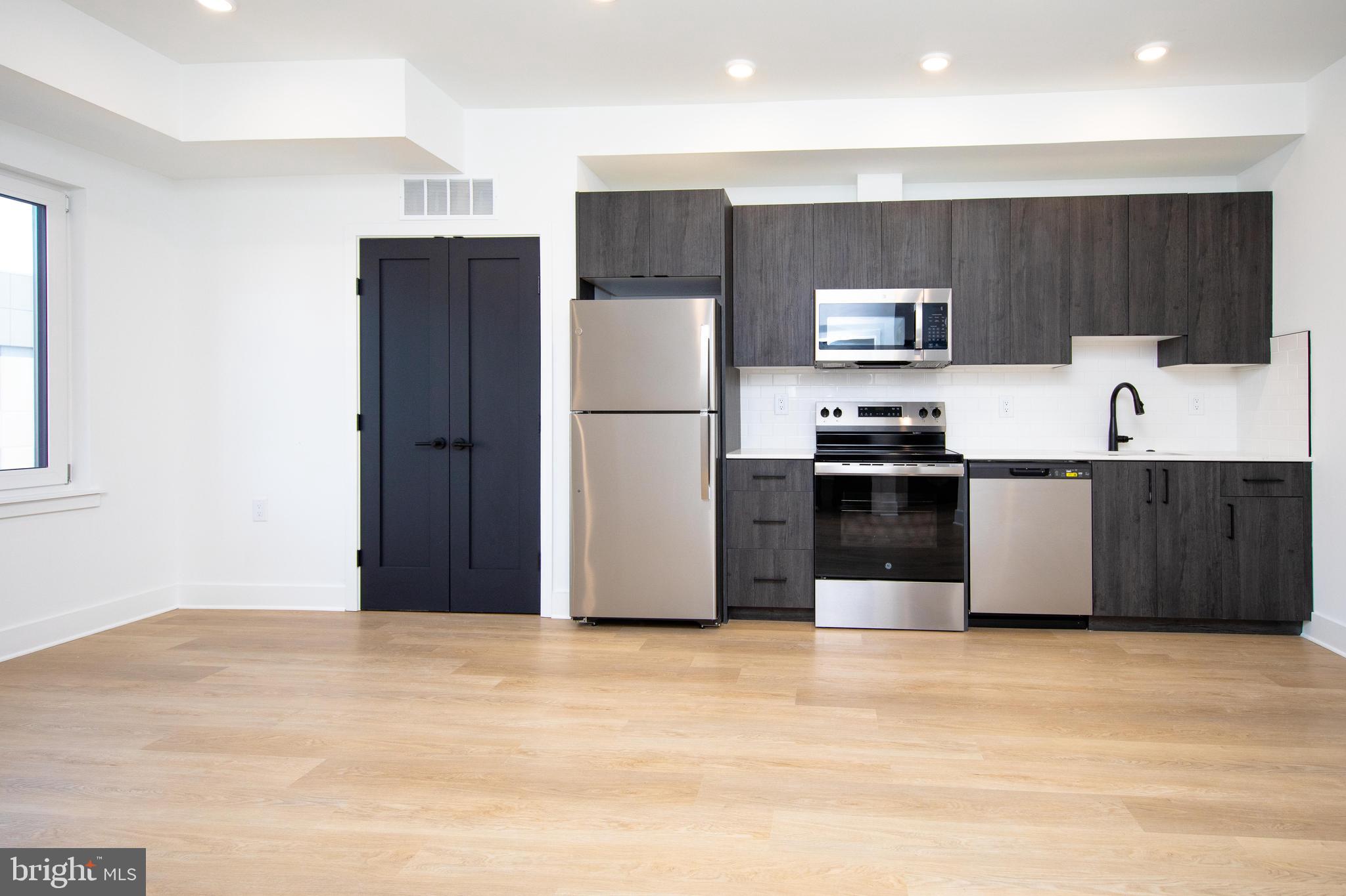 633-35 N 5TH ST #302