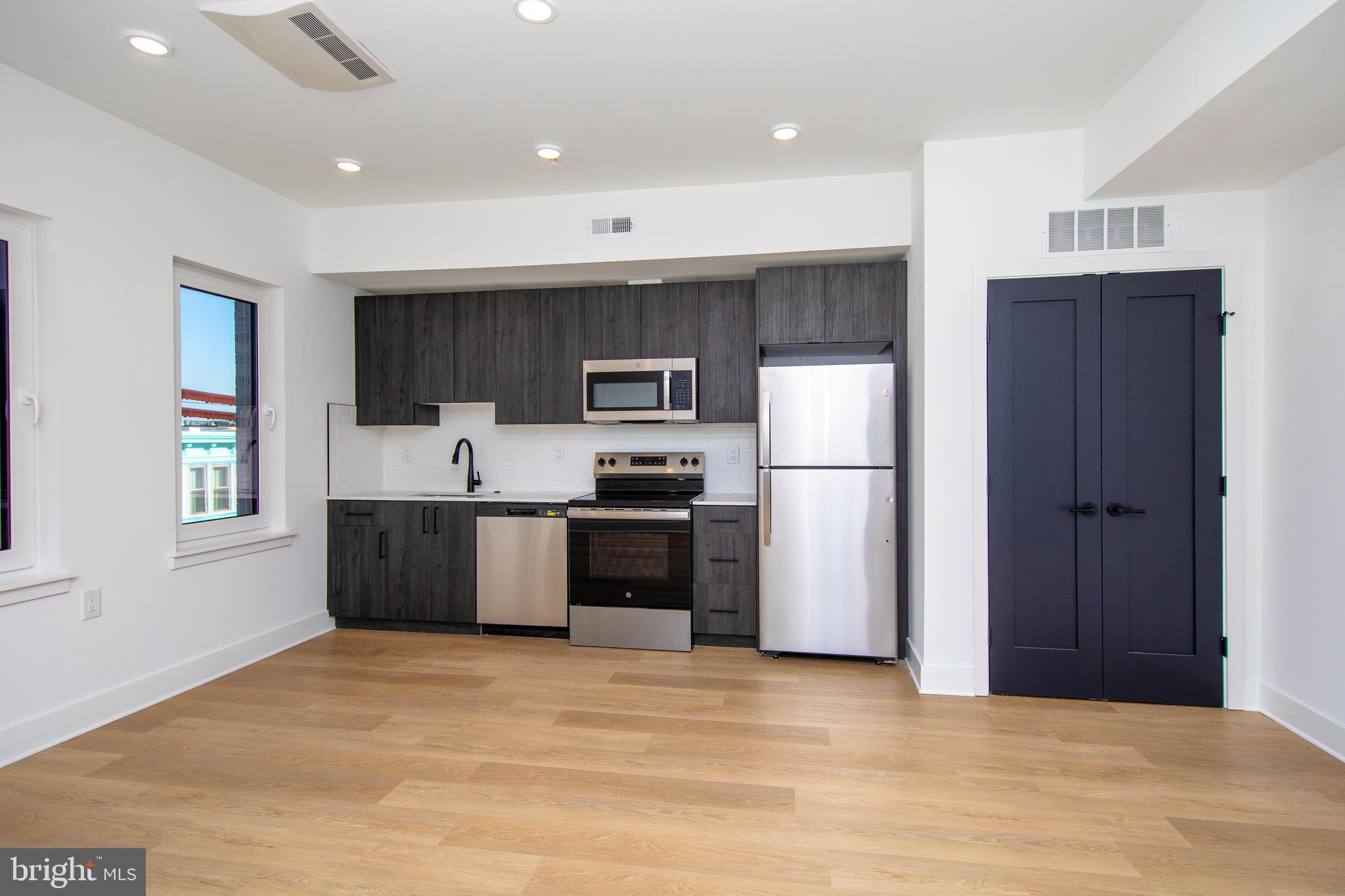 633-35 N 5TH ST #305