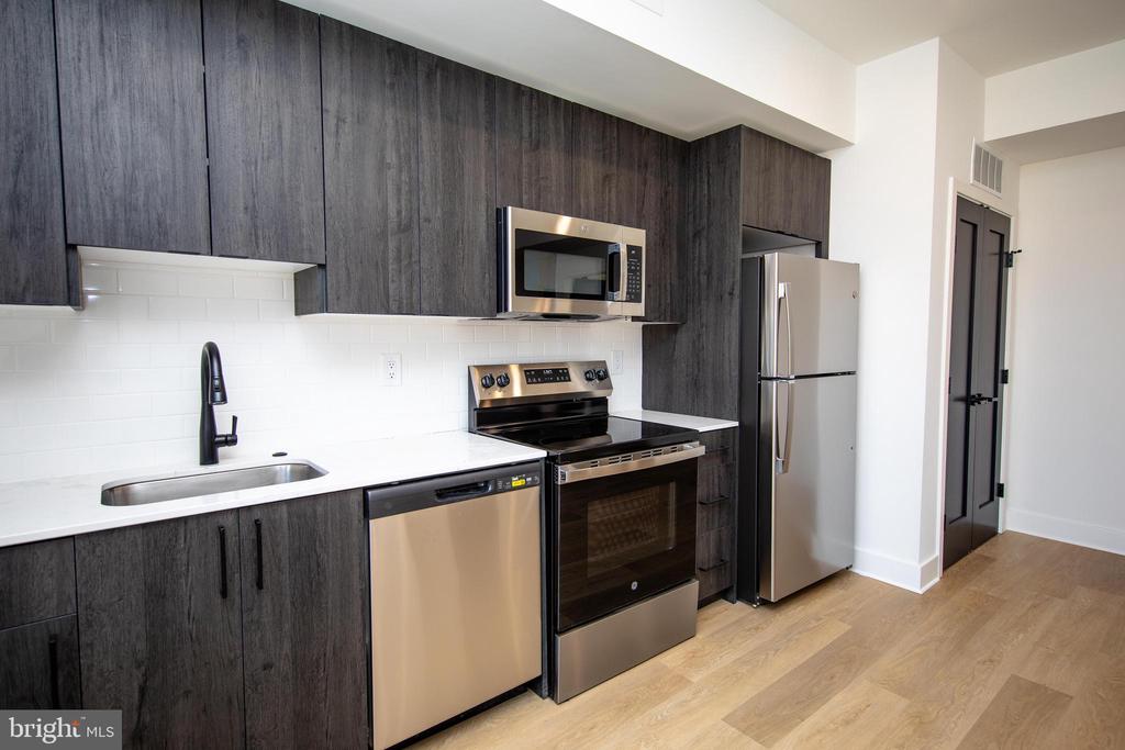 633-35 N 5TH ST #305