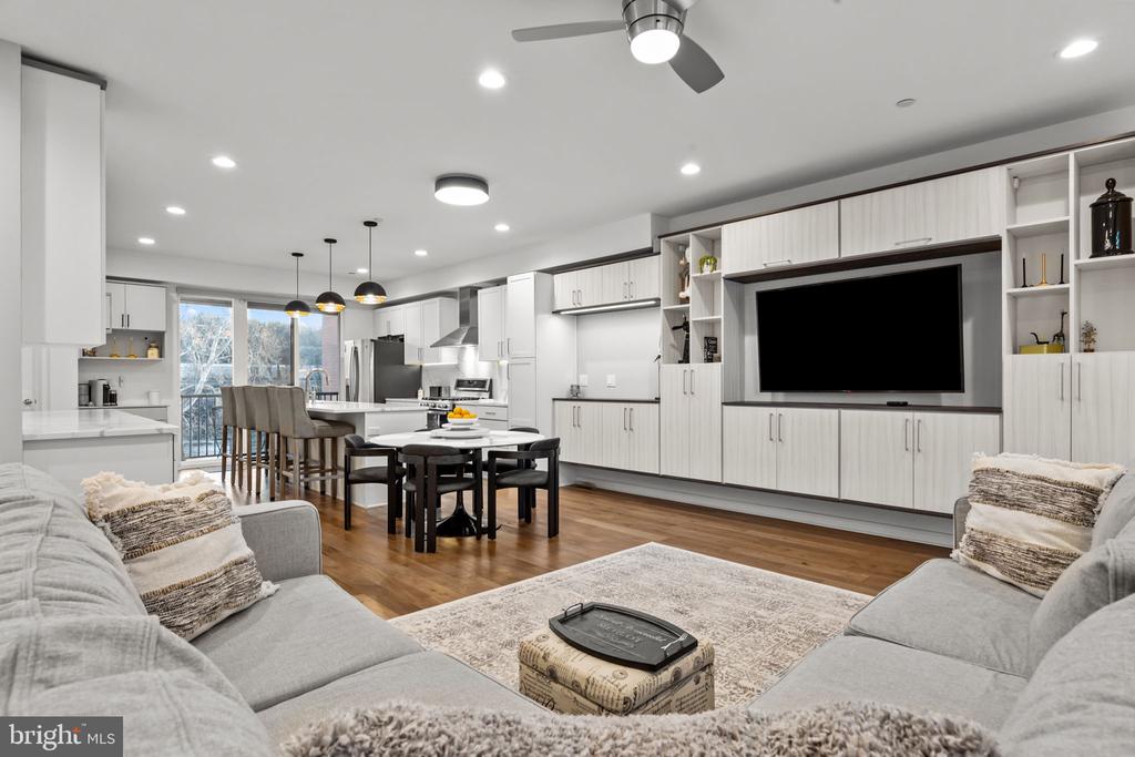 4445 River Ridge Ct