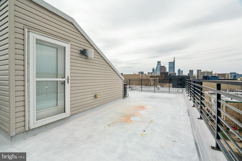 1911 Parrish St