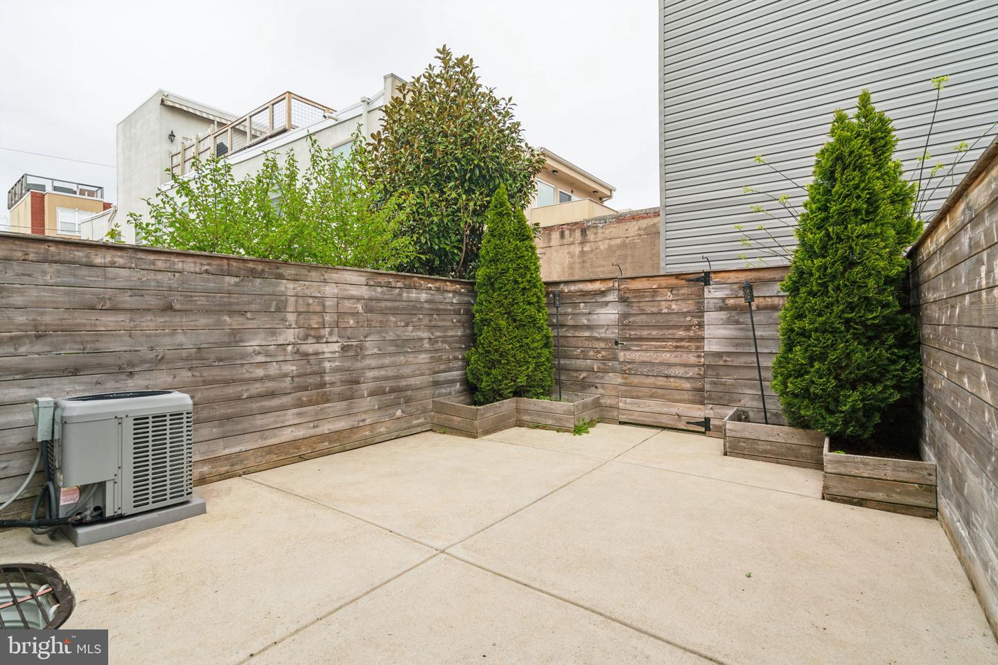 1911 Parrish St