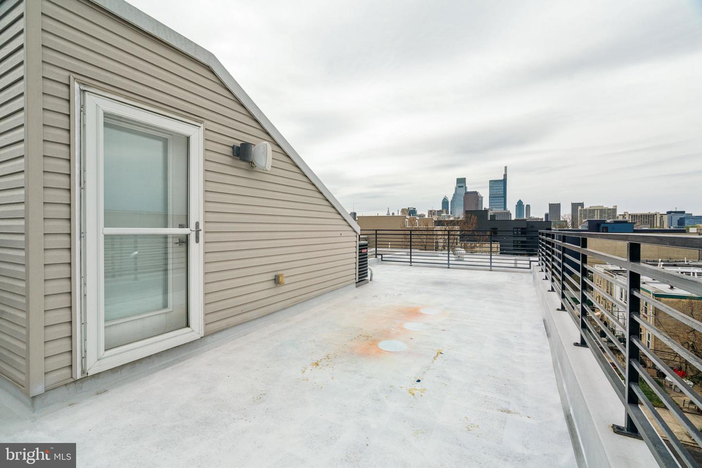 1911 Parrish St