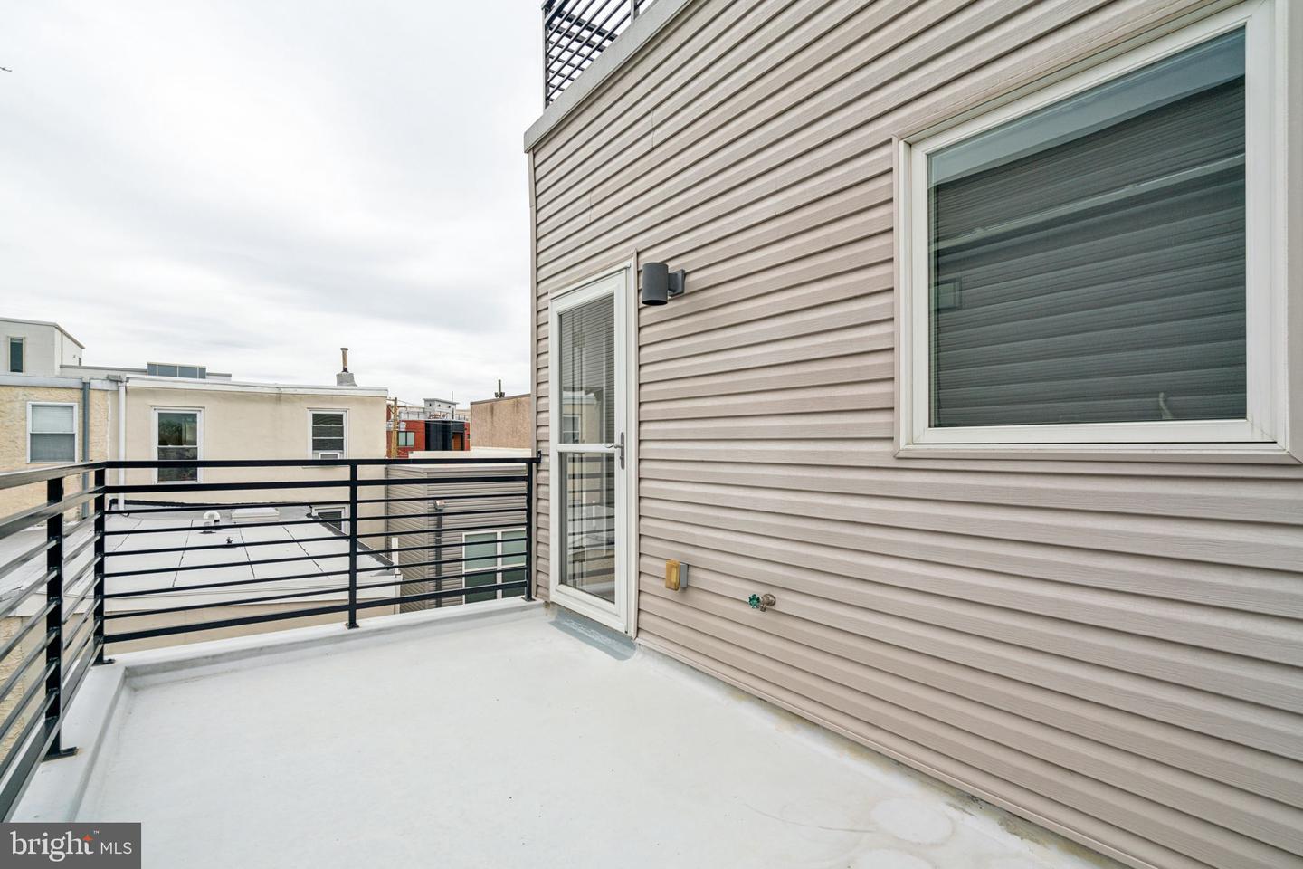 1911 Parrish St