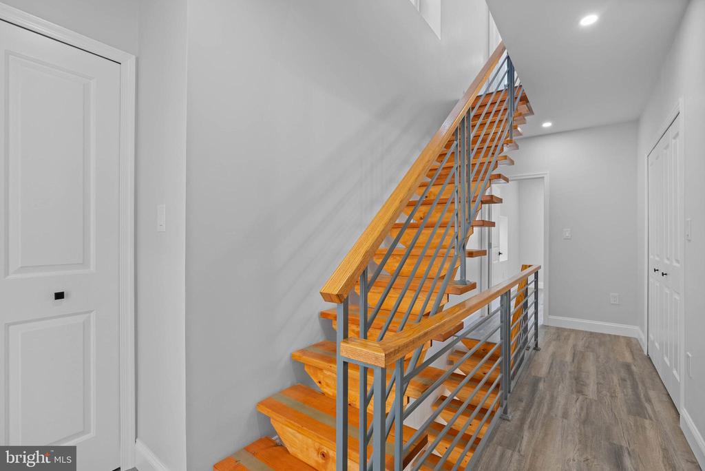 427 TASKER STREET
