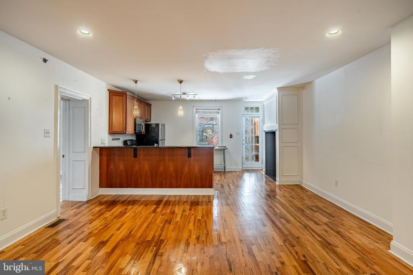 920 Clinton St #1r