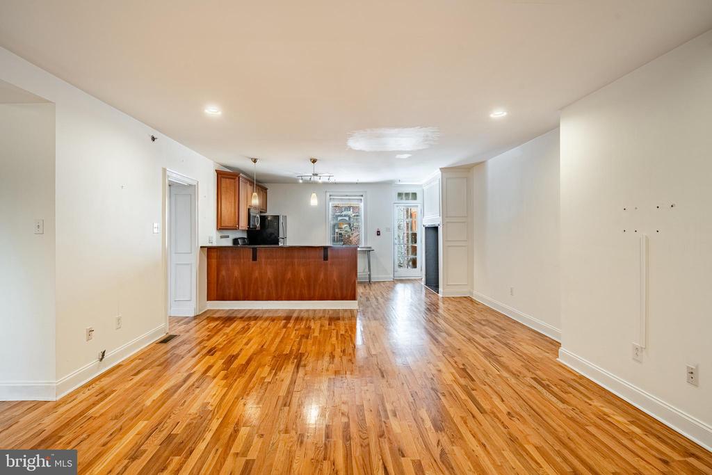 920 Clinton St #1r