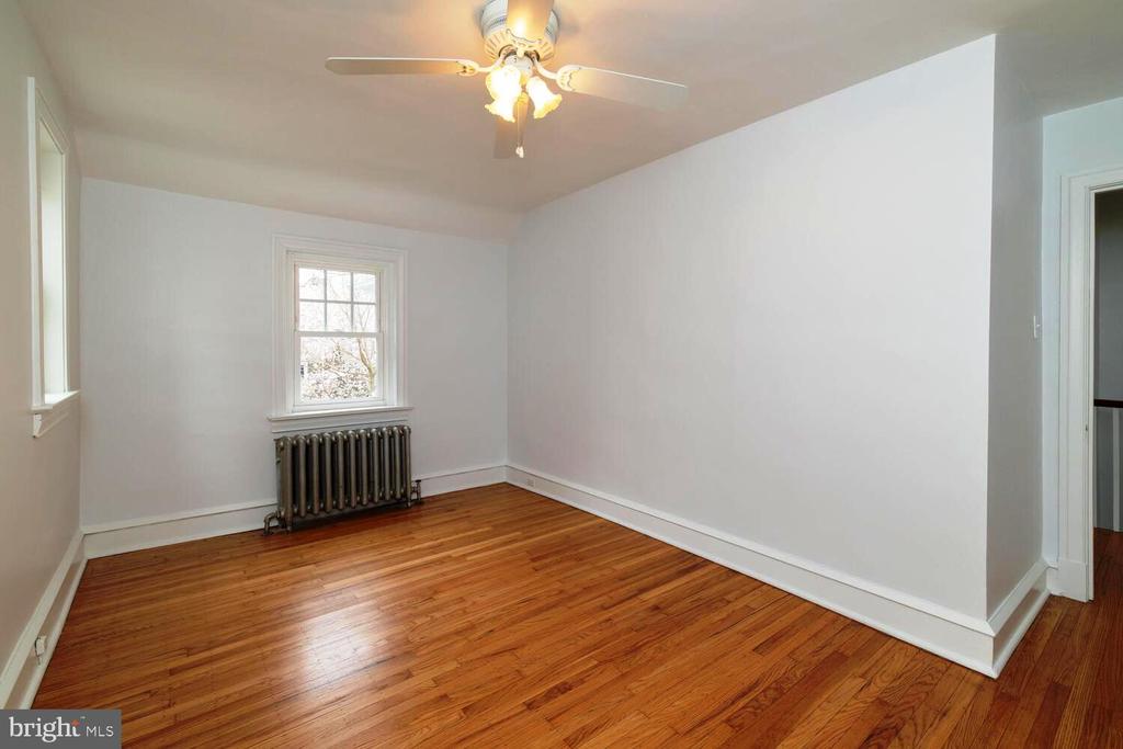 223 W Durand St