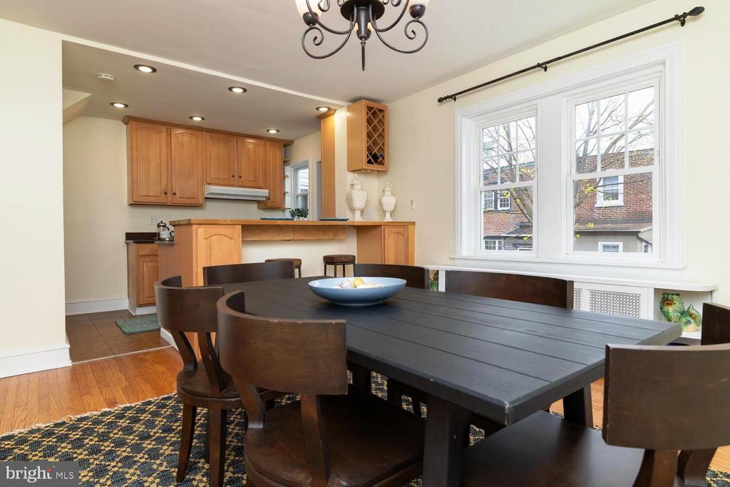 223 W Durand St