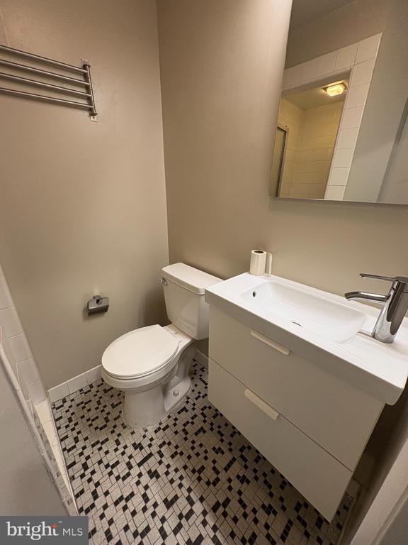 423 SPRUCE ST #1B
