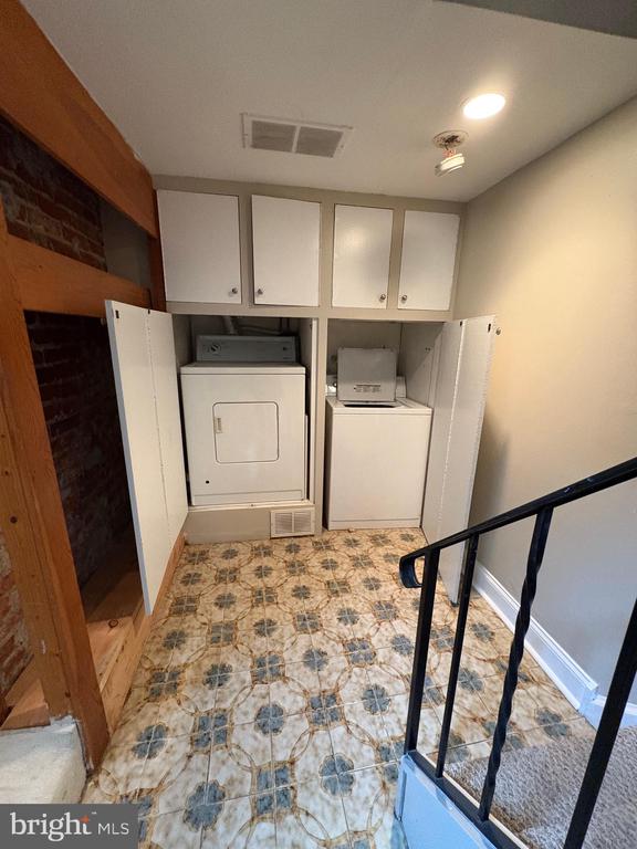 423 SPRUCE ST #1B