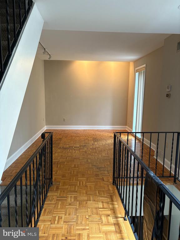 423 SPRUCE ST #1B