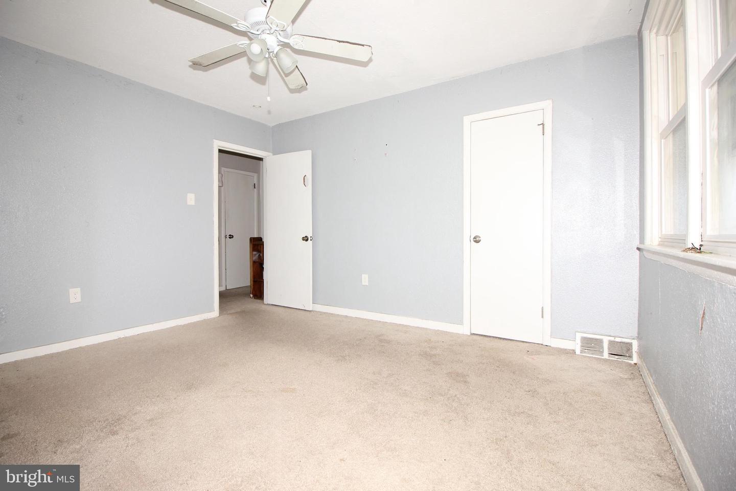 7259 Mansfield Ave