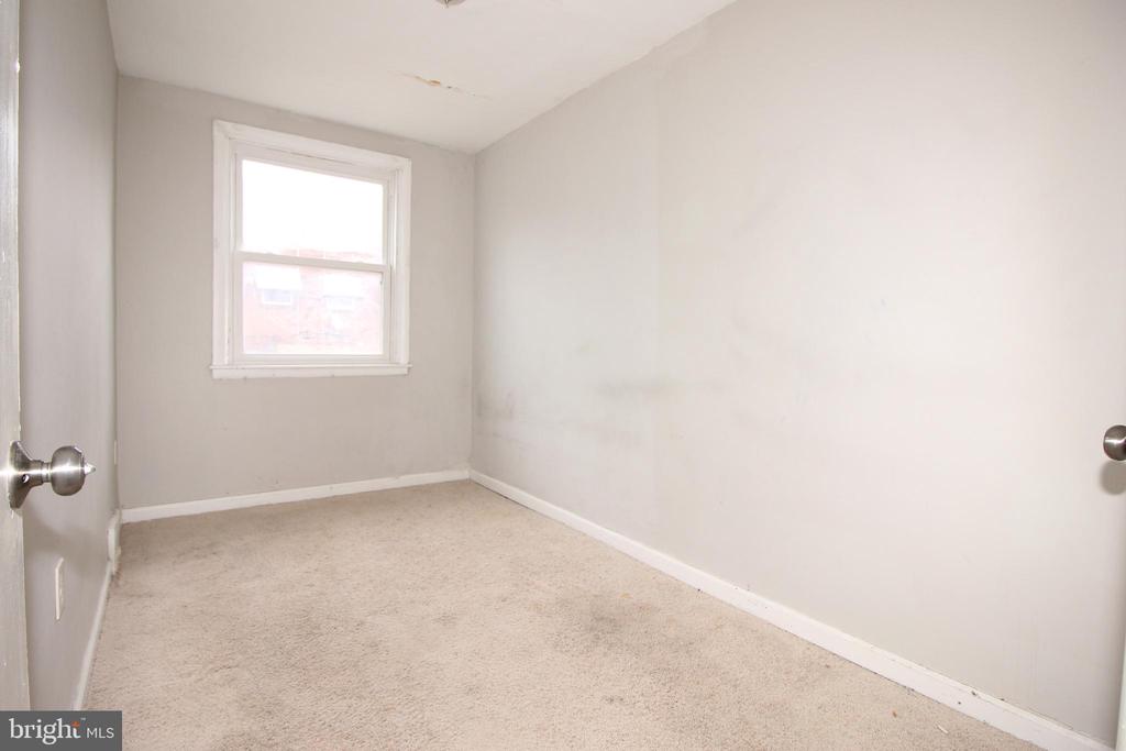 7259 Mansfield Ave