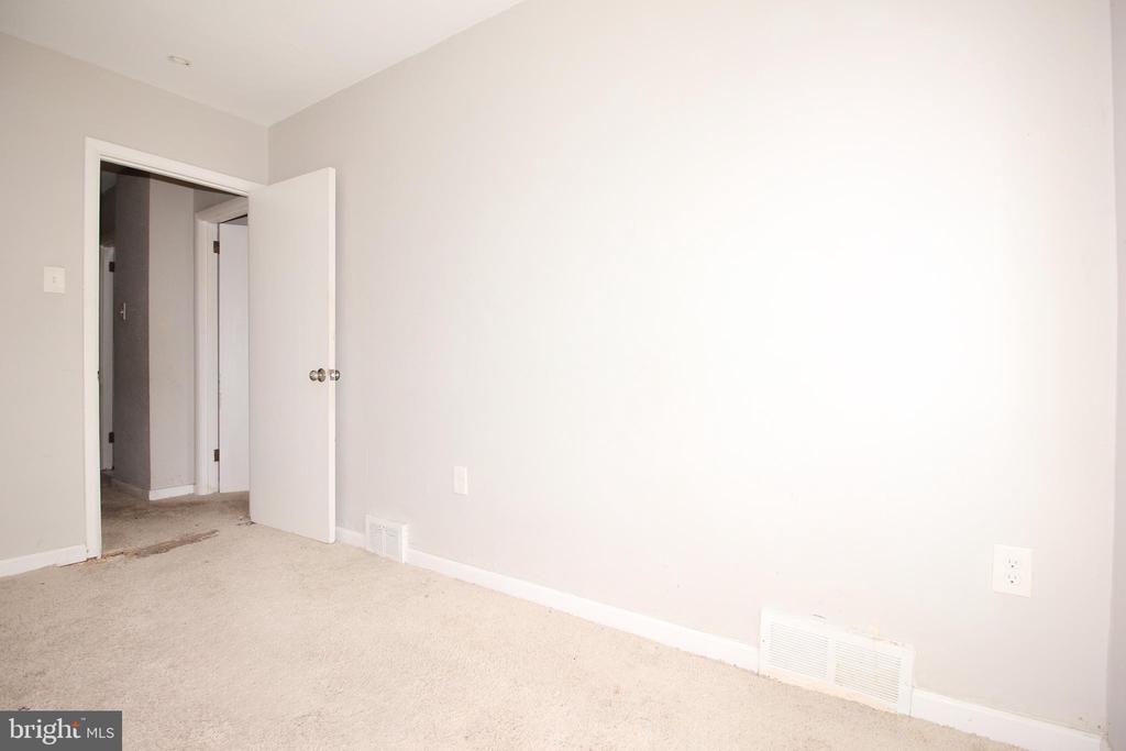 7259 Mansfield Ave