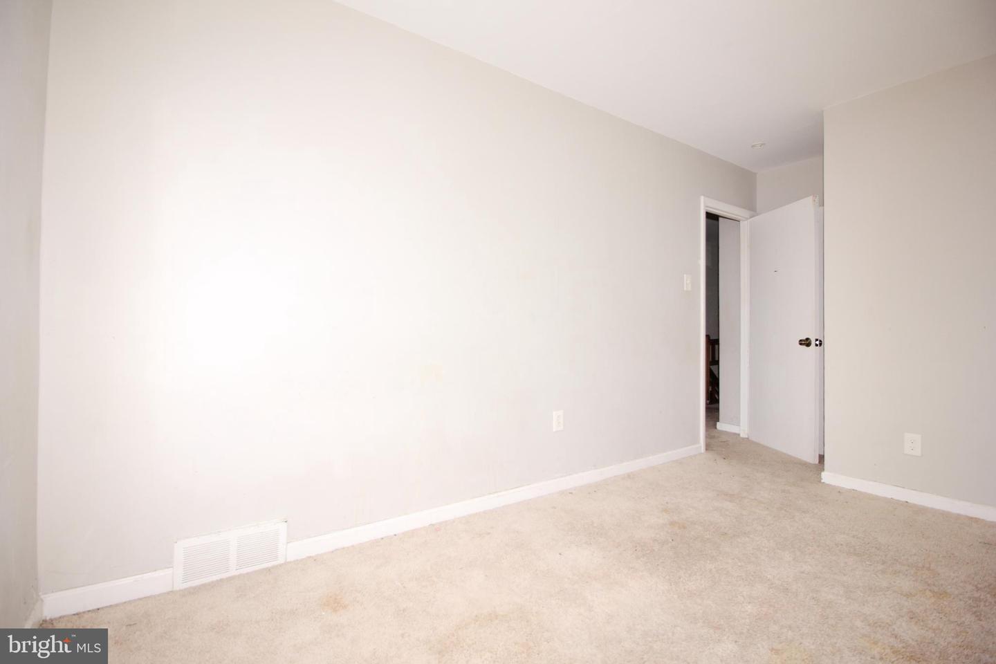 7259 Mansfield Ave