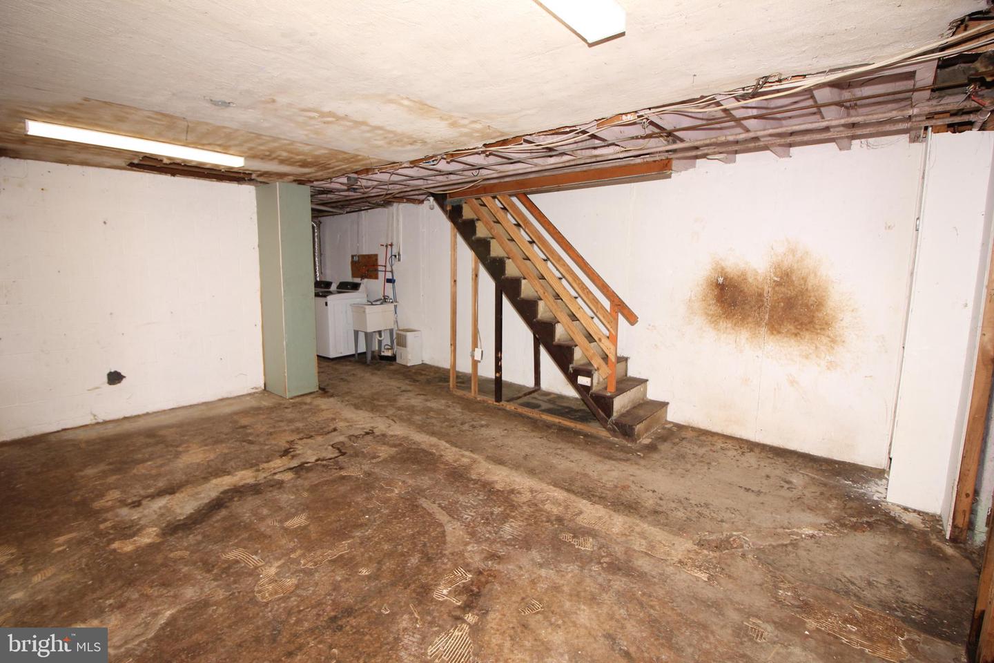 7259 Mansfield Ave