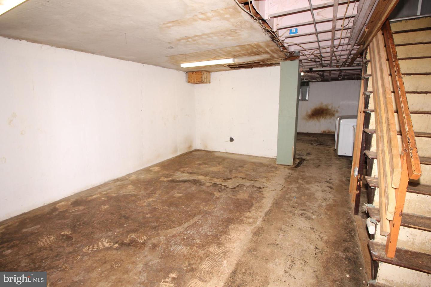 7259 Mansfield Ave