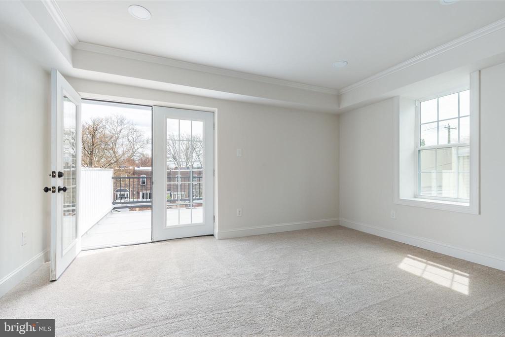208 E Evergreen Ave