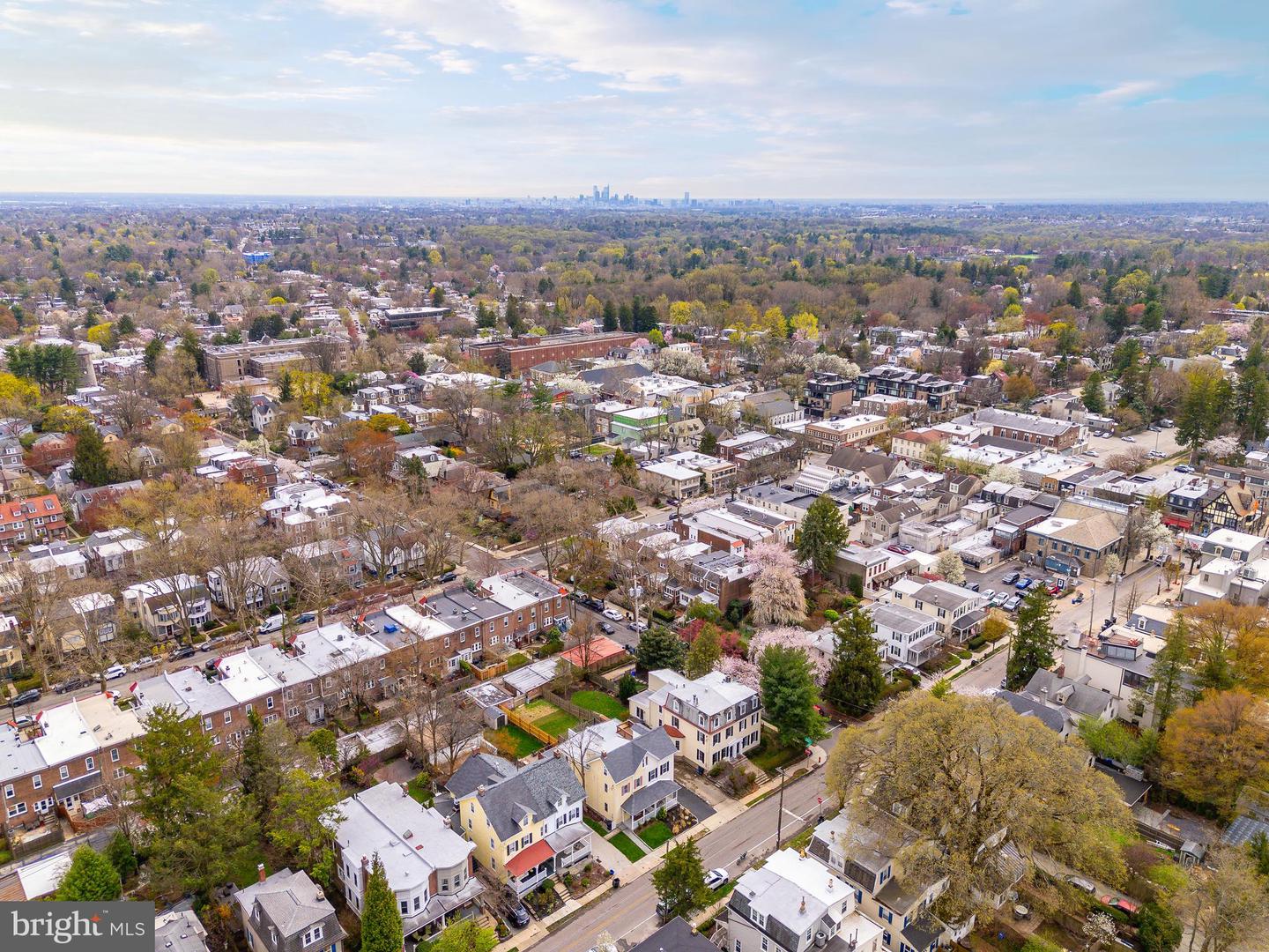 208 E Evergreen Ave