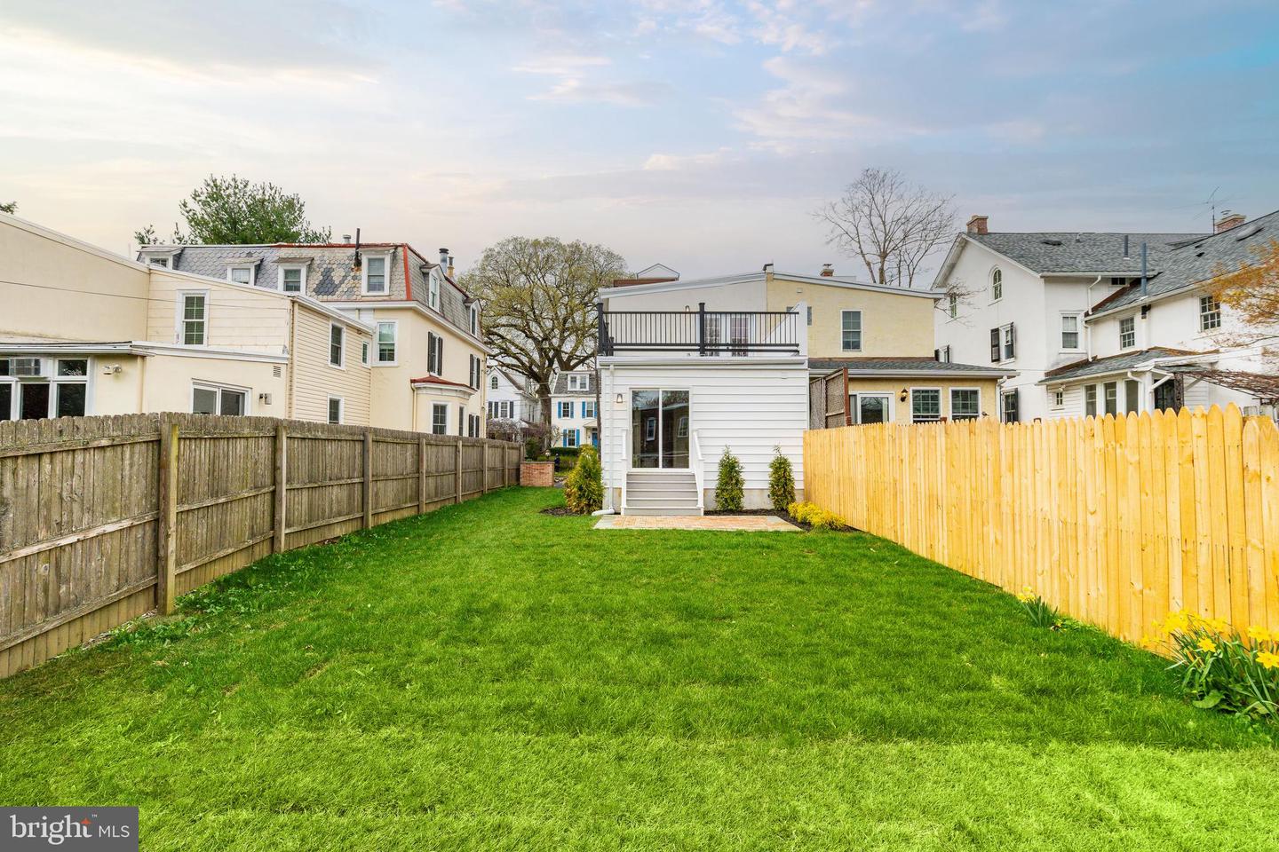 208 E Evergreen Ave