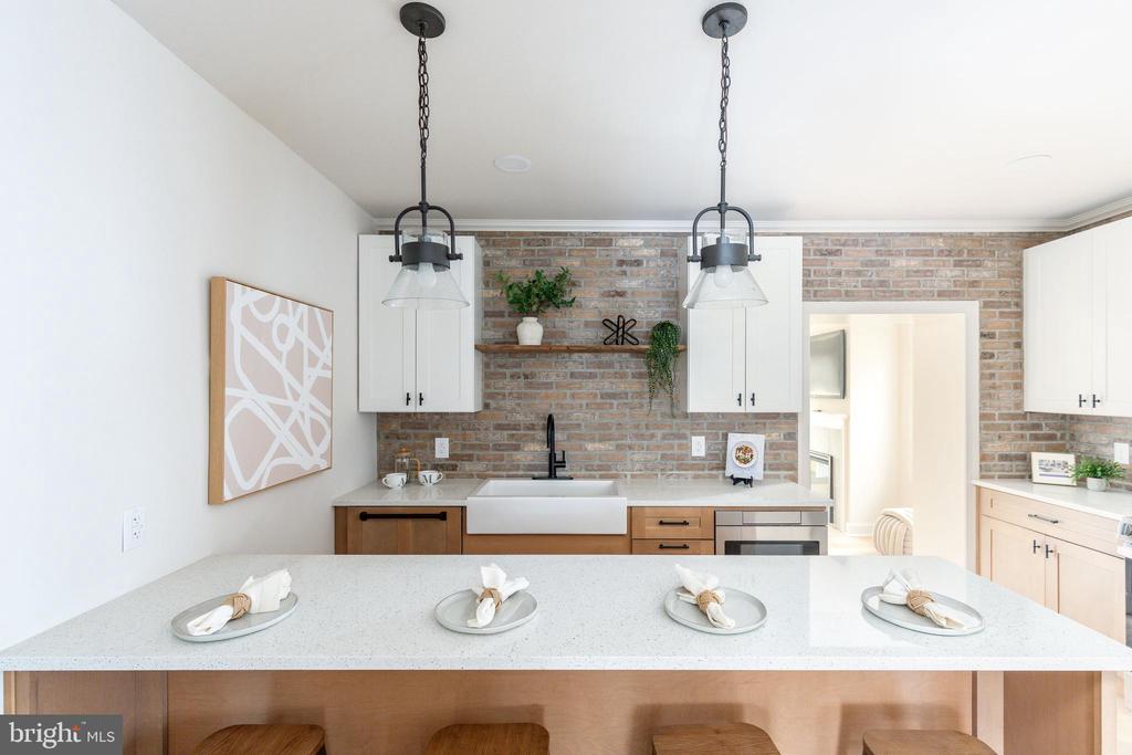 208 E Evergreen Ave