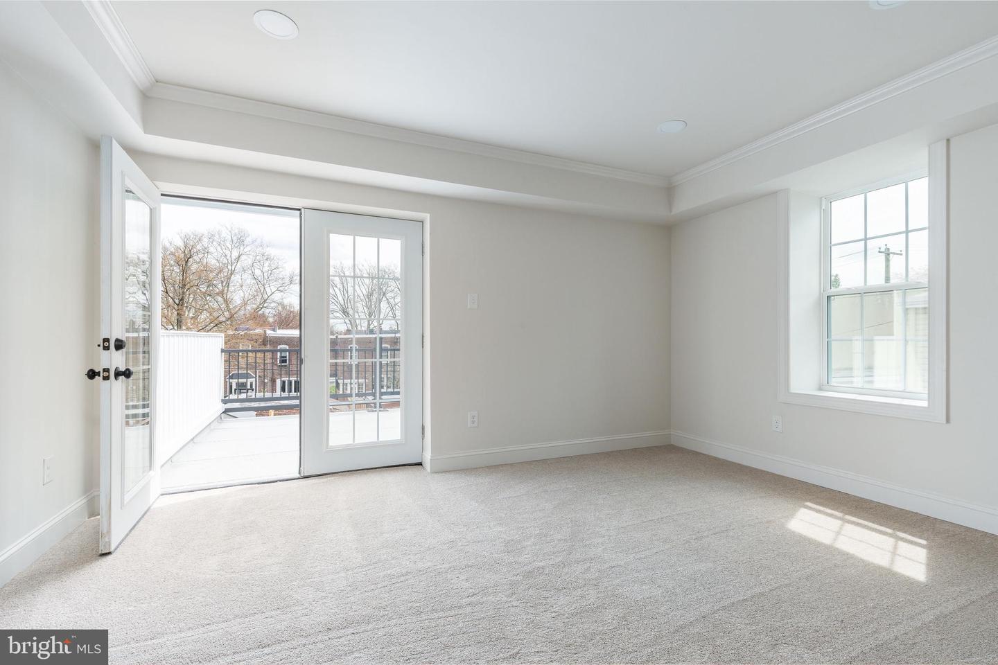 208 E Evergreen Ave