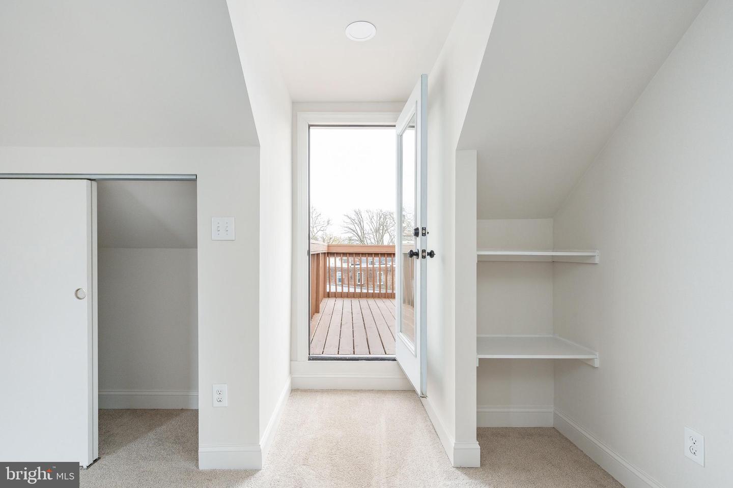 208 E Evergreen Ave
