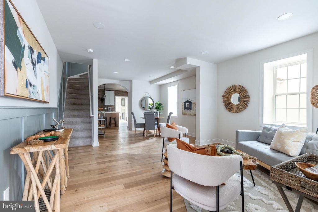 208 E Evergreen Ave