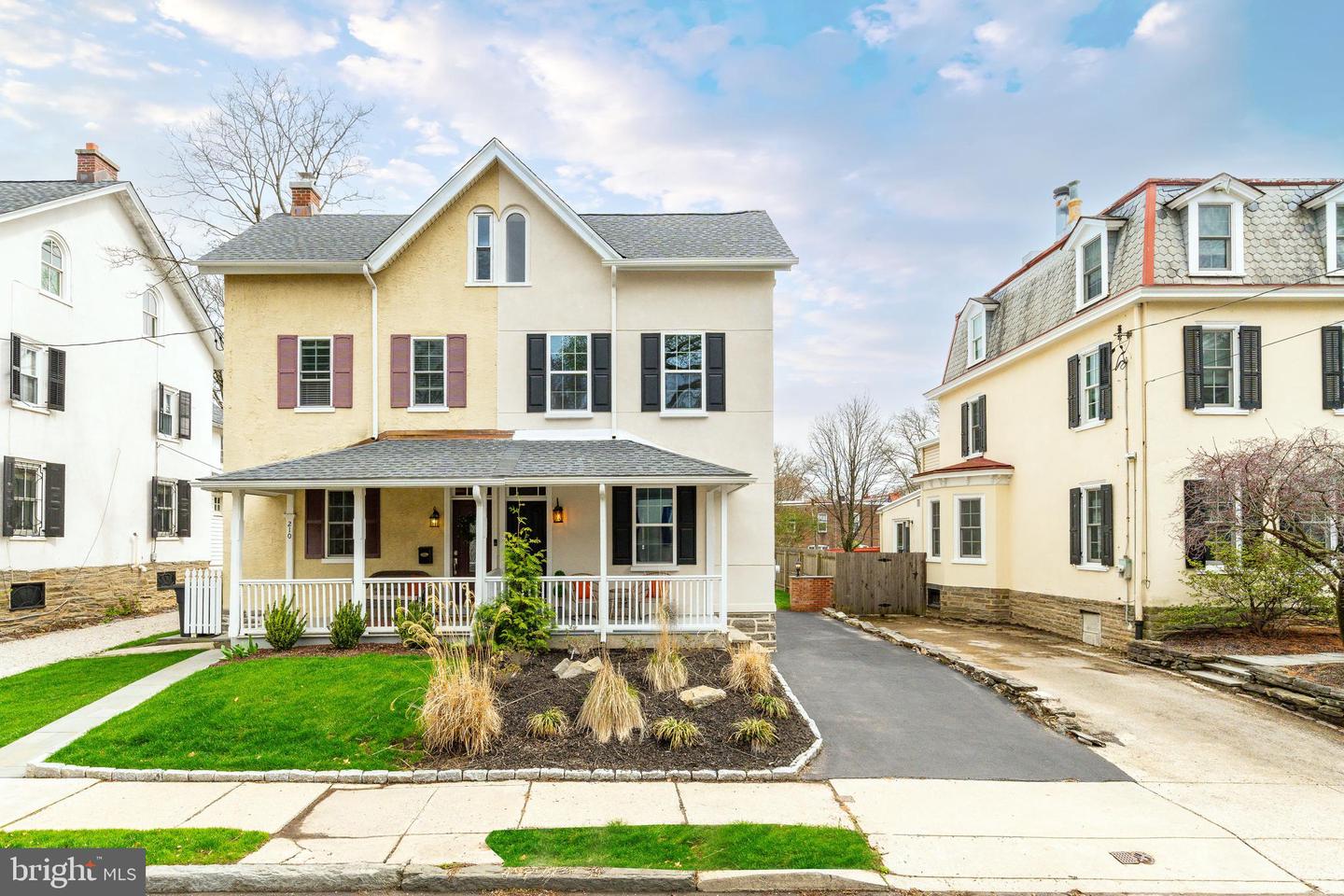 208 E Evergreen Ave