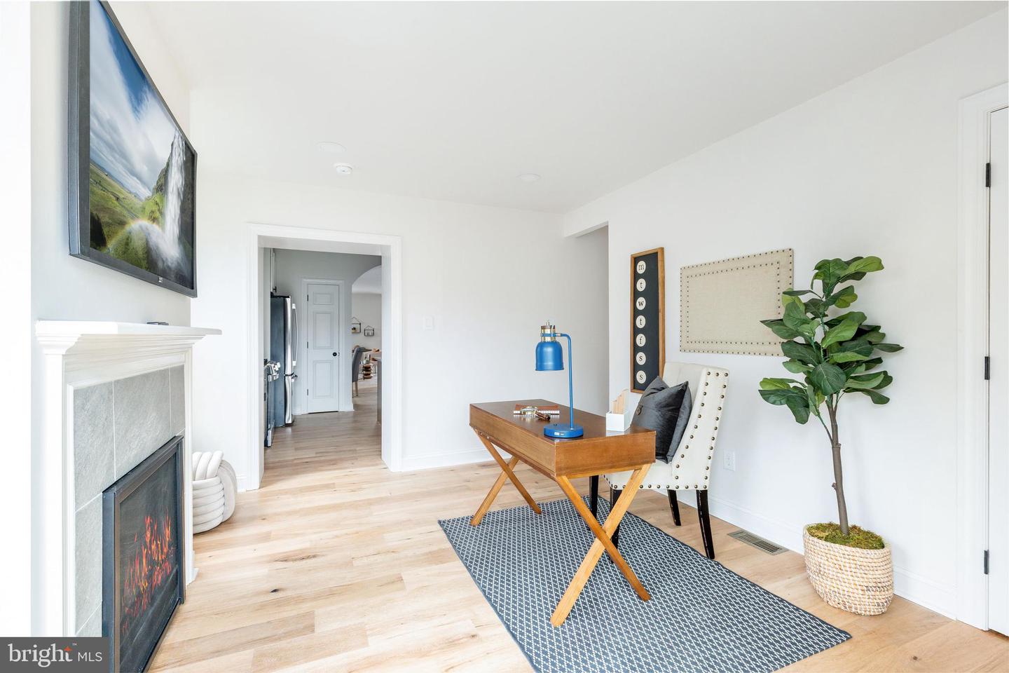 208 E Evergreen Ave