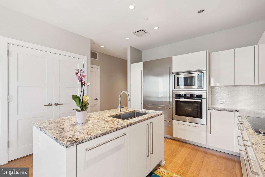 50 S 16TH ST 5306