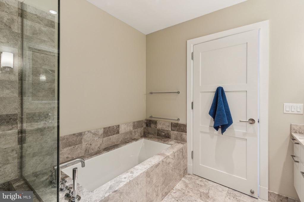 50 S 16TH ST 5306