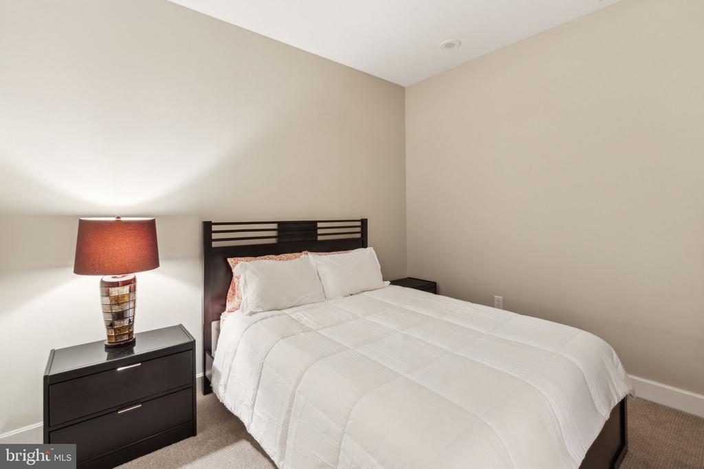50 S 16TH ST 5306