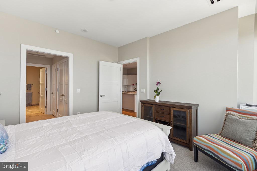 50 S 16TH ST 5306