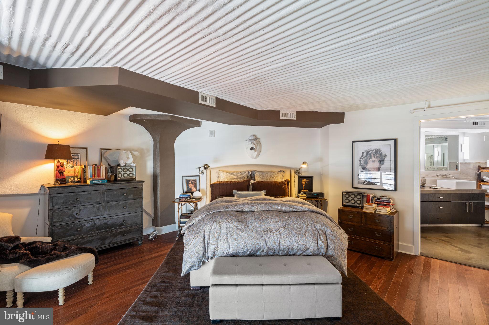 2200 ARCH STREET 1204