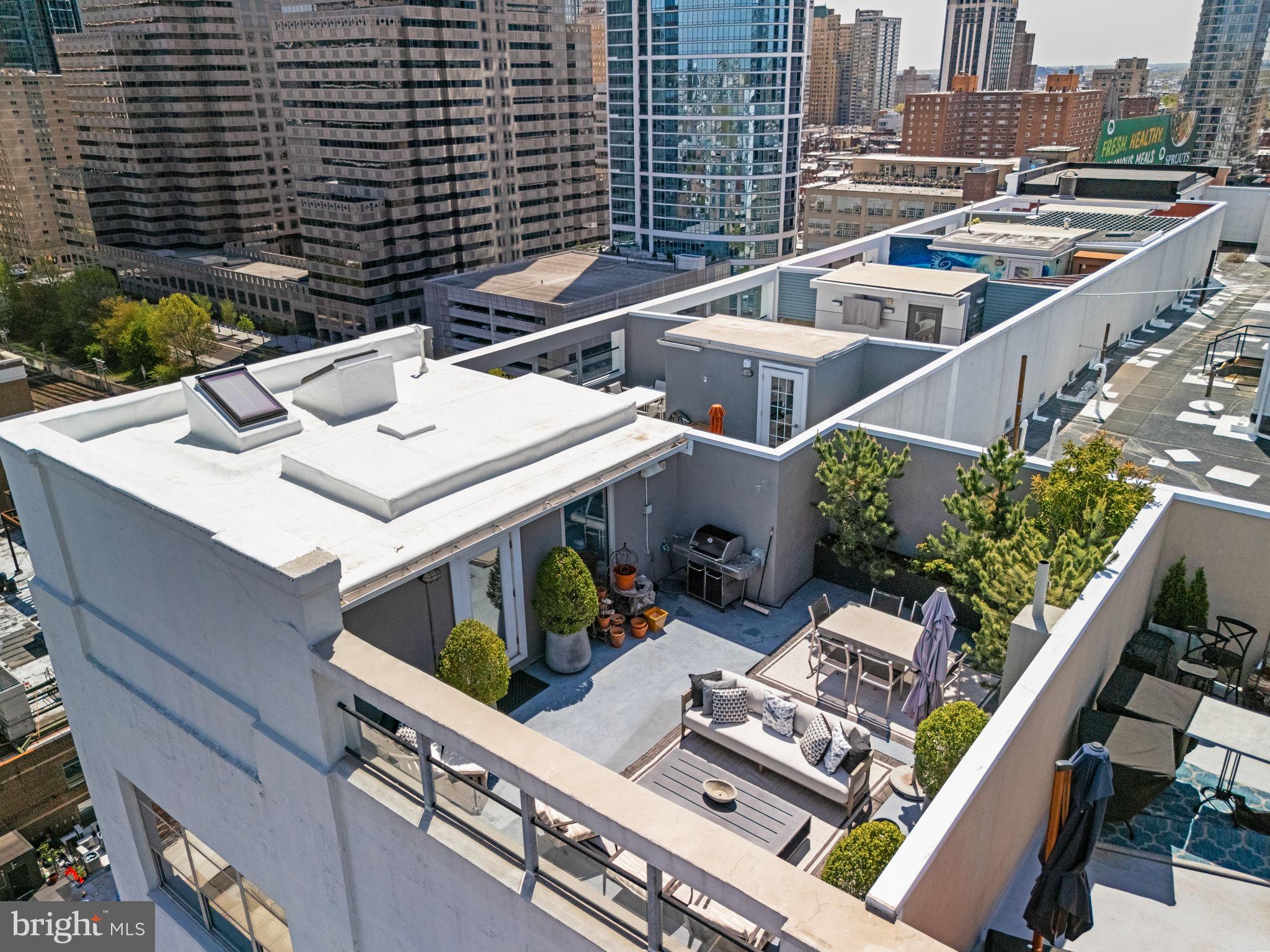 2200 ARCH STREET 1204