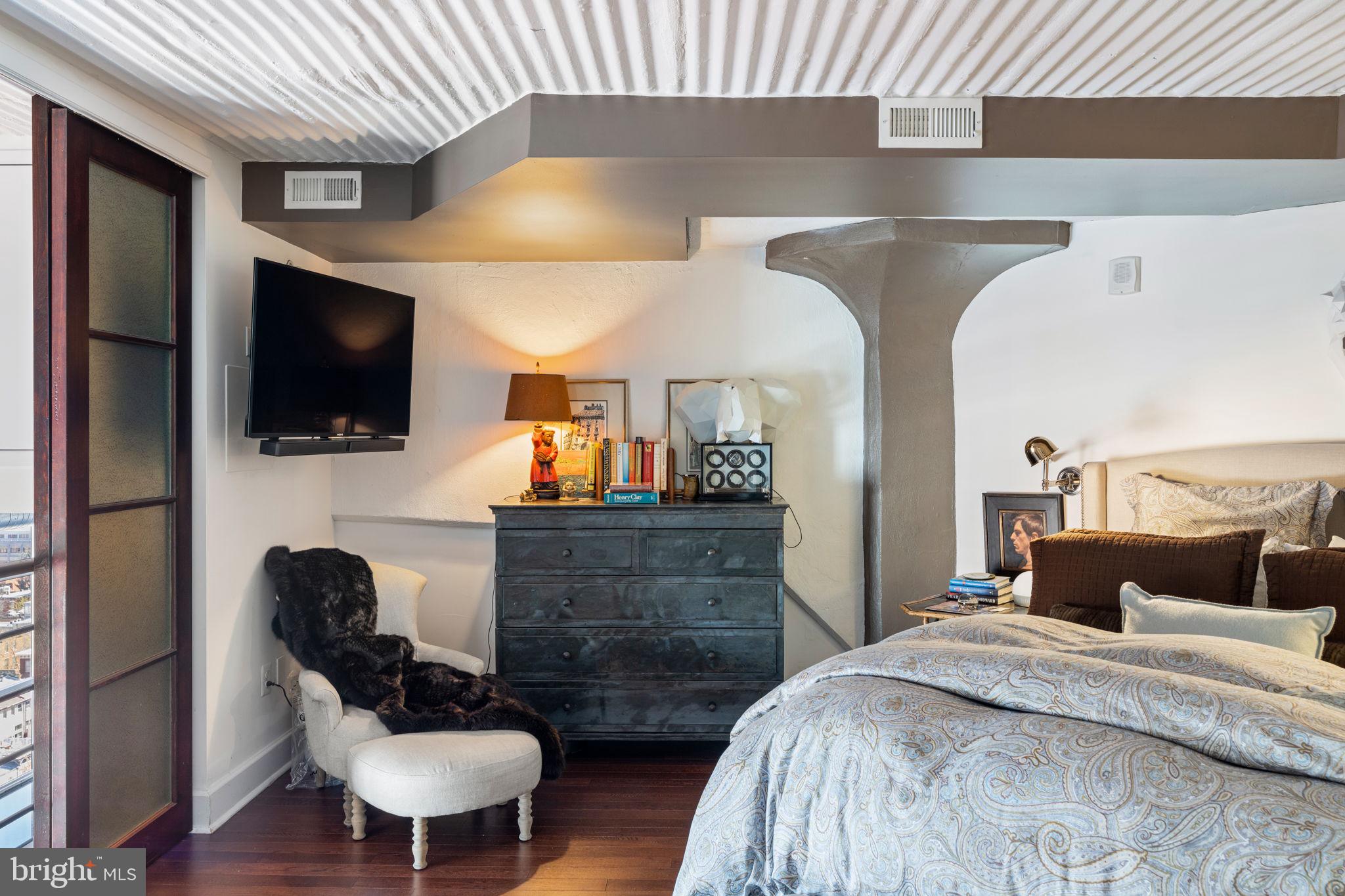 2200 ARCH STREET 1204