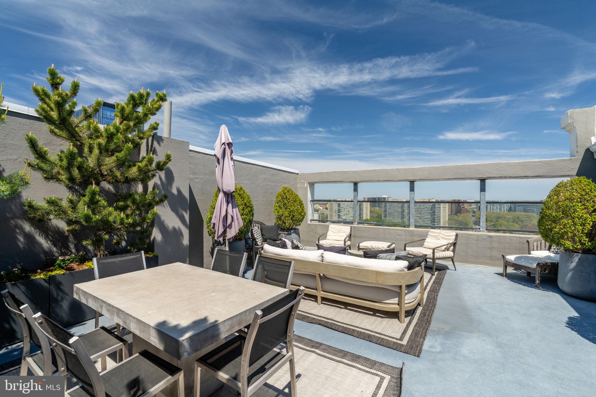 2200 ARCH STREET 1204