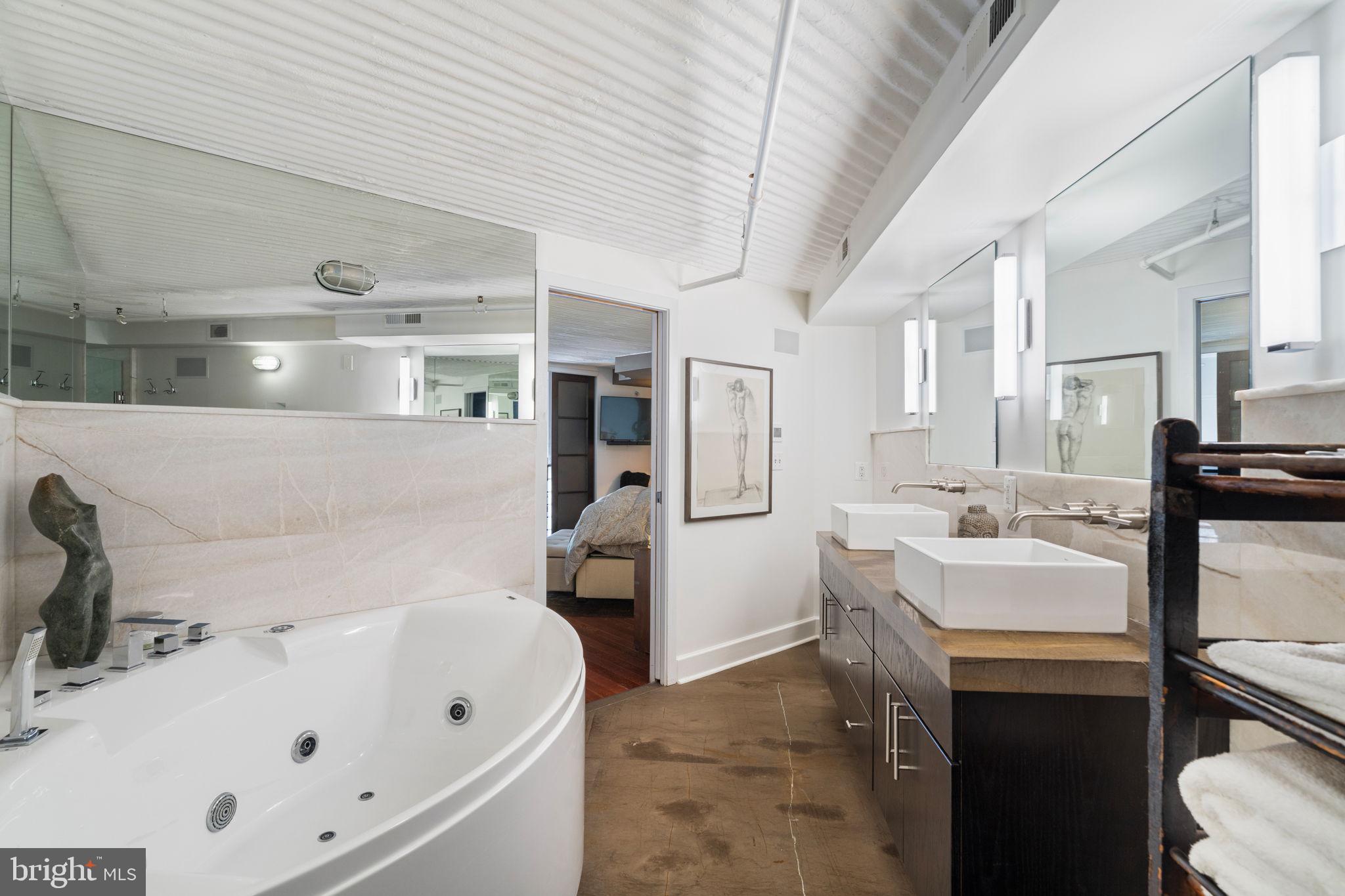 2200 ARCH STREET 1204