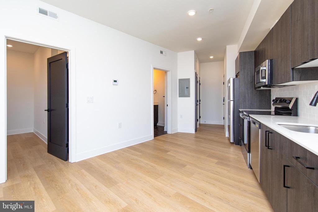 633-35 N 5TH ST #304