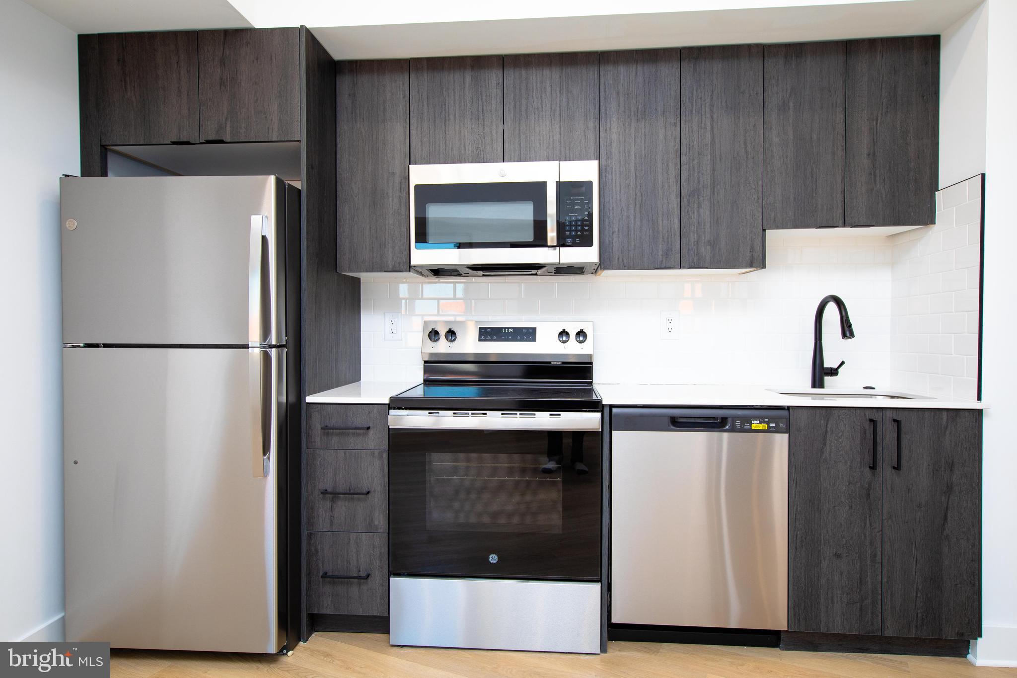 633-35 N 5TH ST #403