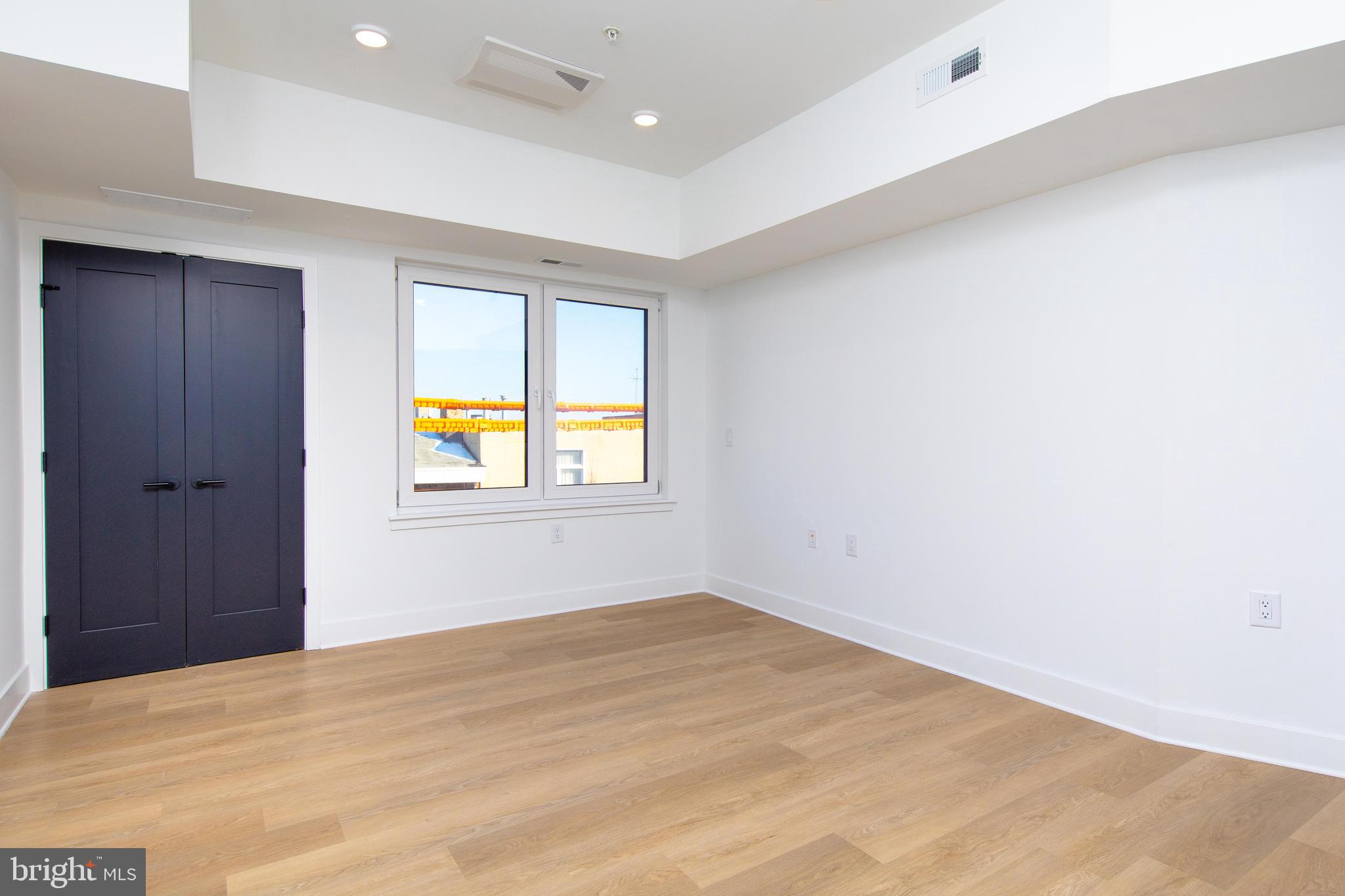 633-35 N 5TH ST #403