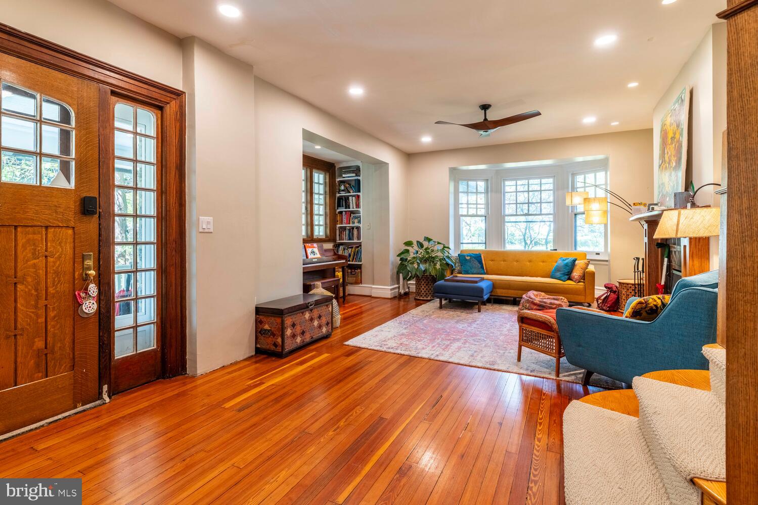 228 W WILLOW GROVE AVE