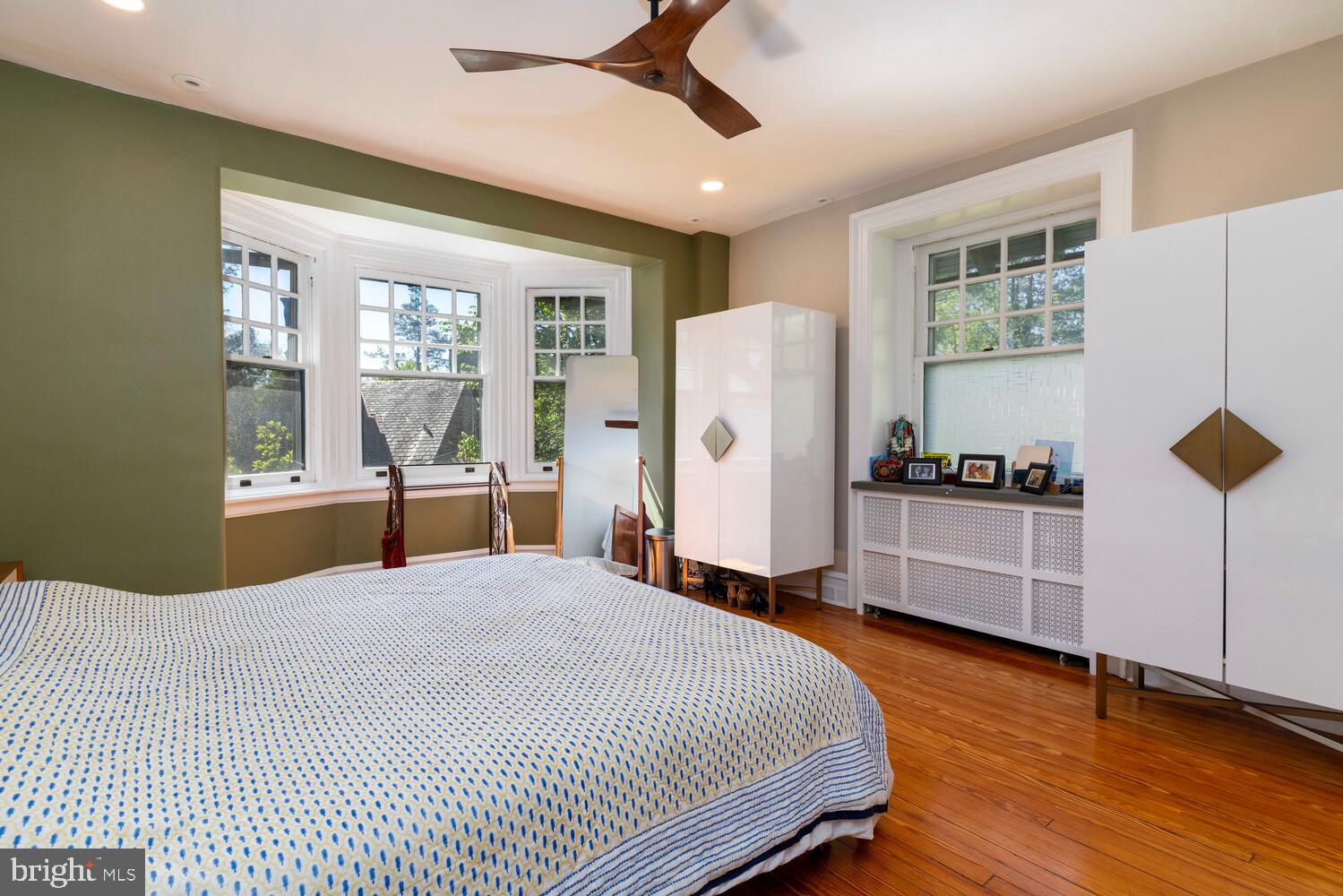 228 W WILLOW GROVE AVE