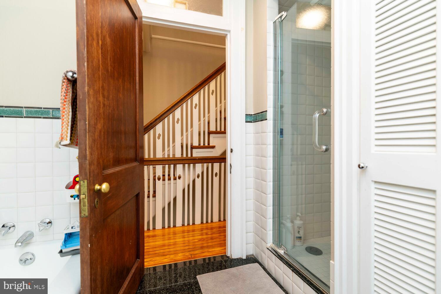 228 W WILLOW GROVE AVE