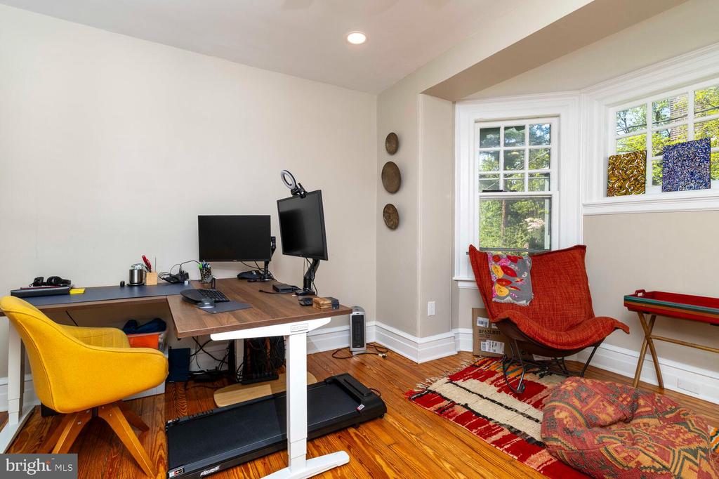 228 W WILLOW GROVE AVE