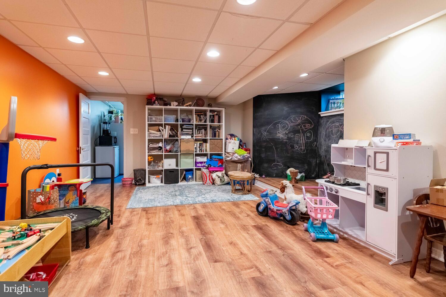 228 W WILLOW GROVE AVE